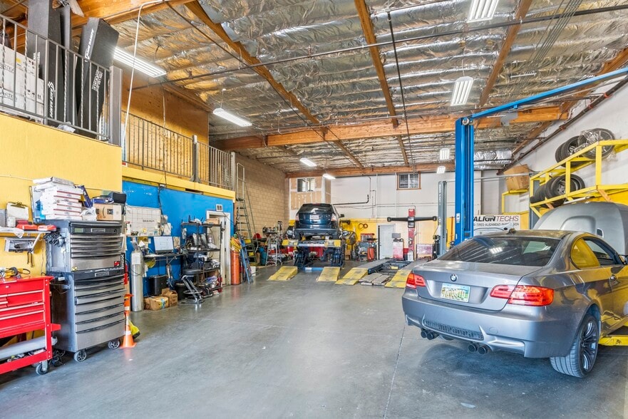 More Photos Of 1124 Old Bayshore Hwy, San Jose Service For Sale