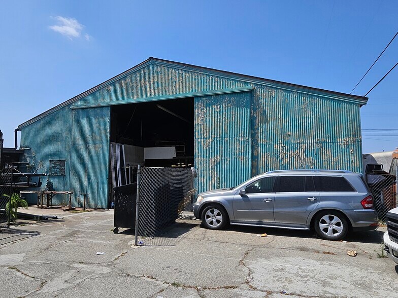 More Photos Of 10600-10624 Hawthorne Blvd, Lennox Bar For Sale