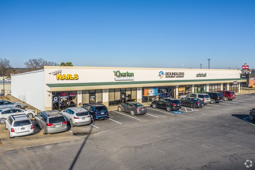100 WalMart Dr, Morrilton, AR 72110 For Lease