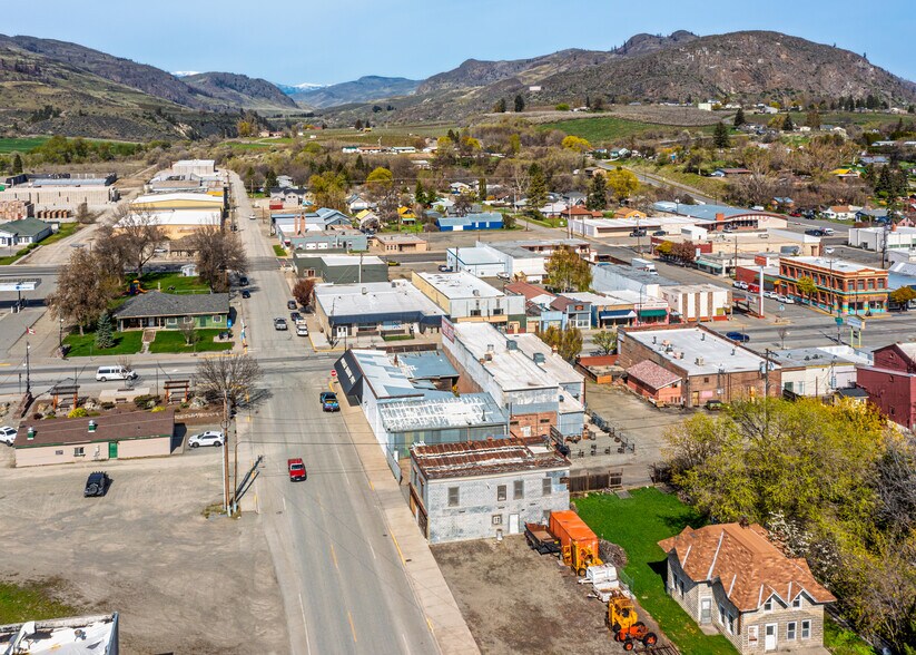 More Photos Of 1307 Main St, Oroville Bar For Sale