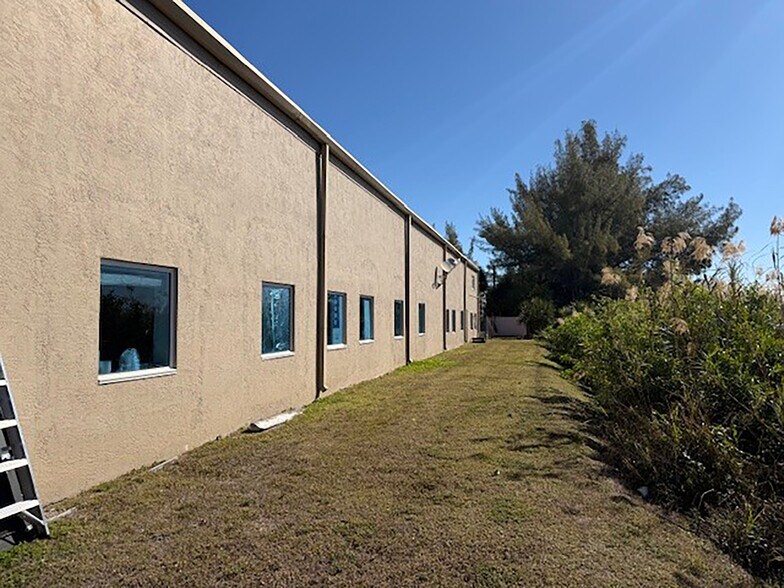 More Photos Of 3500 SW 15th St, Deerfield Beach Warehouse For Sale