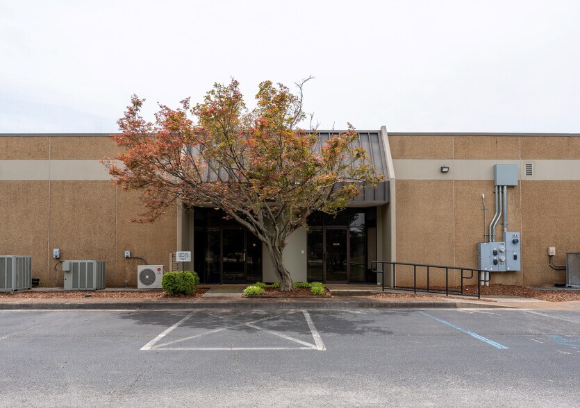 More Photos Of 1505 The Boardwalk, Huntsville Office For Sale