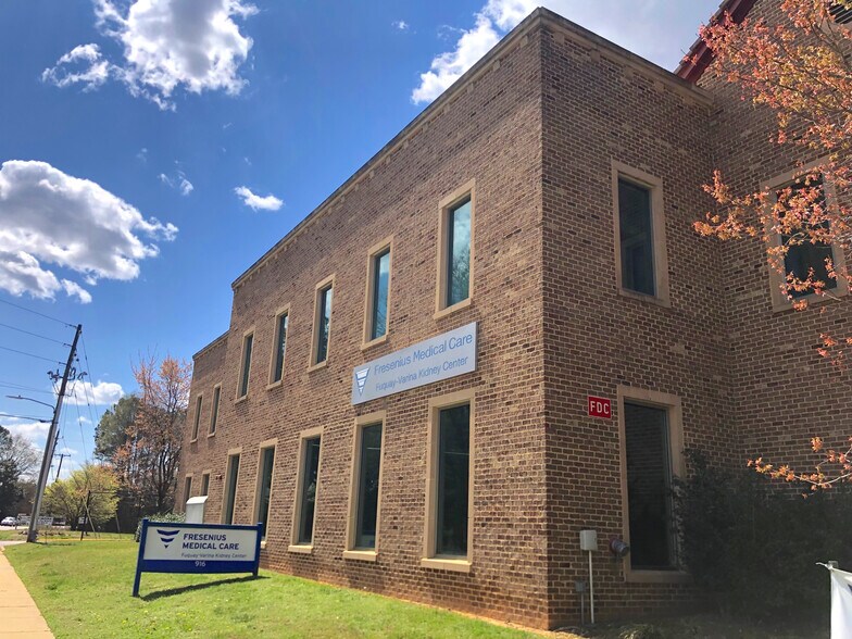 More Photos Of 916 S Main St, Fuquay-Varina Medical For Lease