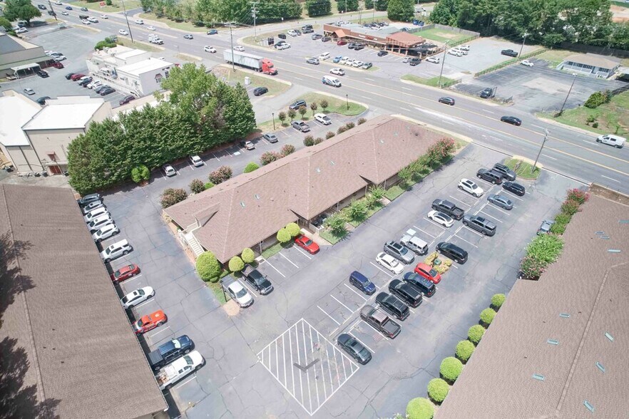More Photos Of 4371 Charlotte Hwy, Clover Office For Sale