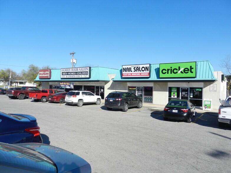 More Photos Of 7126-7118 W Military Dr, San Antonio Storefront For Sale
