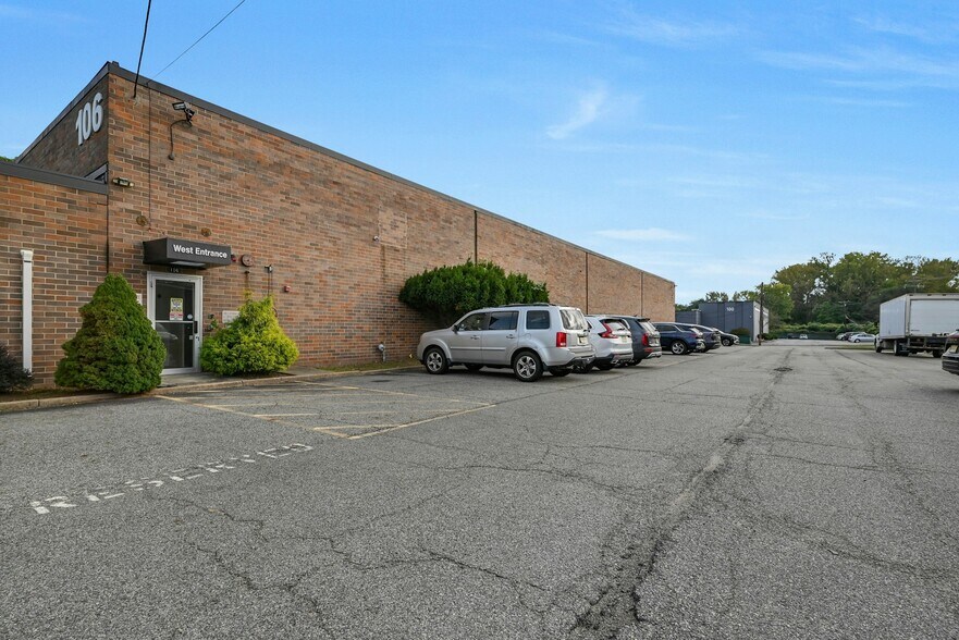 More Photos Of 106 Stonehurst Ct, Northvale Warehouse For Lease