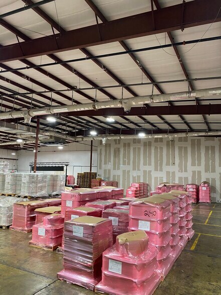 More Photos Of 2230C 31st St S, Saint Petersburg Warehouse For Lease