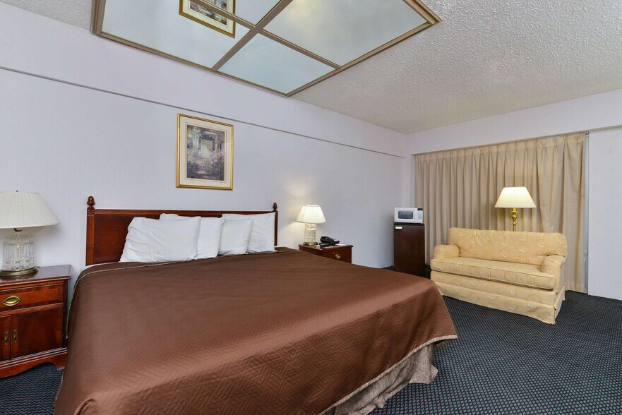 More Photos Of 910 Corn Products Rd, Corpus Christi Hotel For Sale