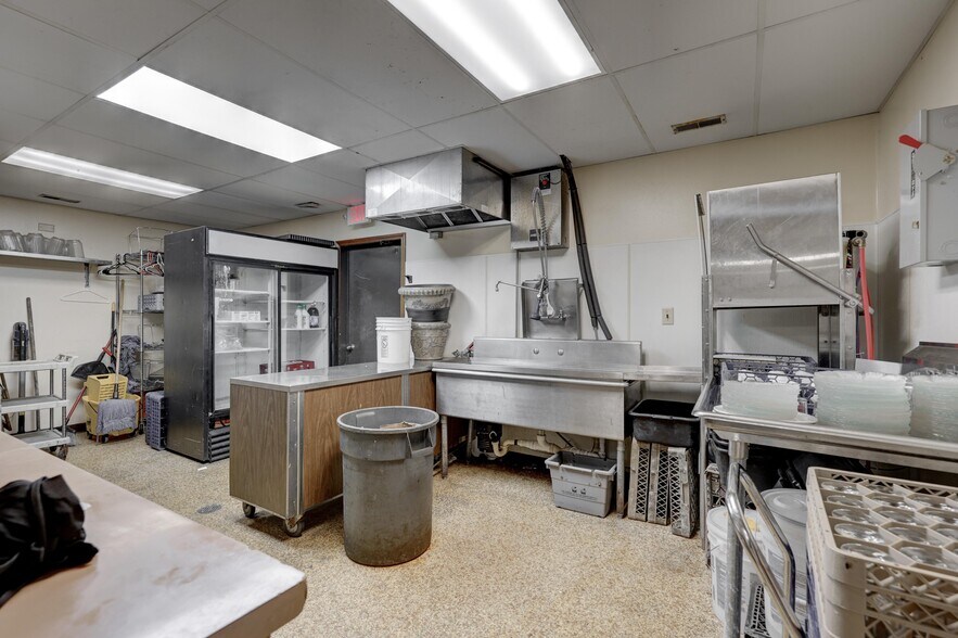 More Photos Of 2728 & 2802 N Rangeline Road, Joplin Flex For Sale