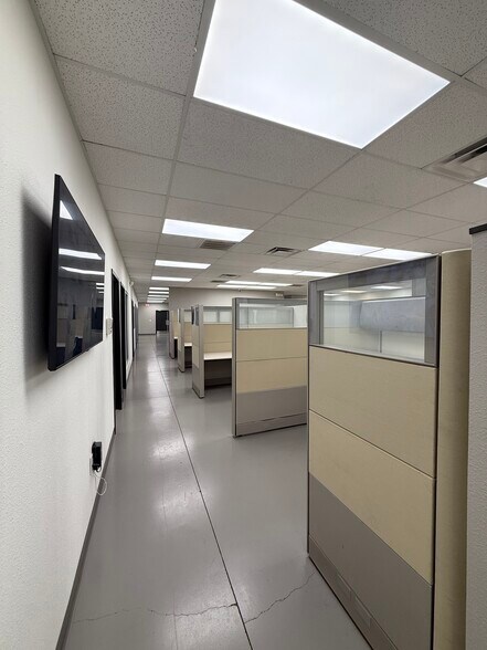 More Photos Of 3664 Walnut Bend Ln, Houston Office For Sale