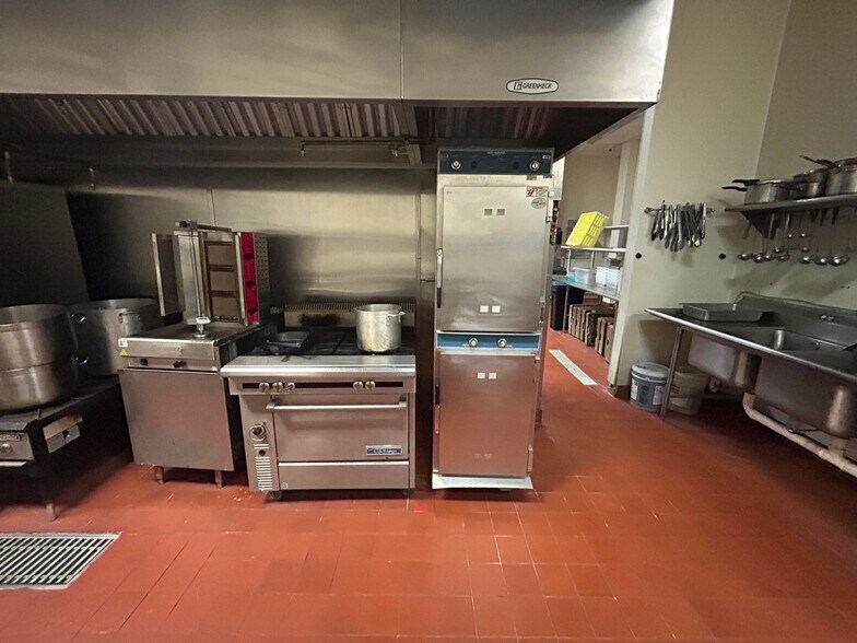 More Photos Of 4201 Indian Bayou Trl, Destin Hotel For Lease