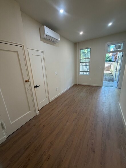 More Photos Of 159 Nassau Ave, Brooklyn Apartments For Lease