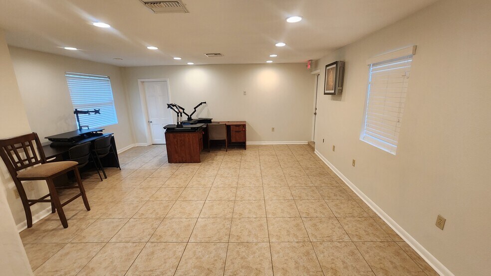 More Photos Of 5113 Memorial Hwy, Tampa Office For Lease