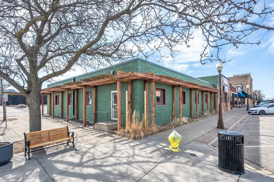 Primary Photo Of 112 Sommerville St S, Shakopee Freestanding For Sale