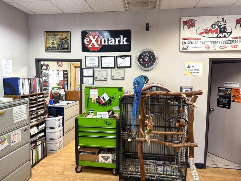 More Photos Of 861 25 70 Hwy, Newport Specialty For Sale