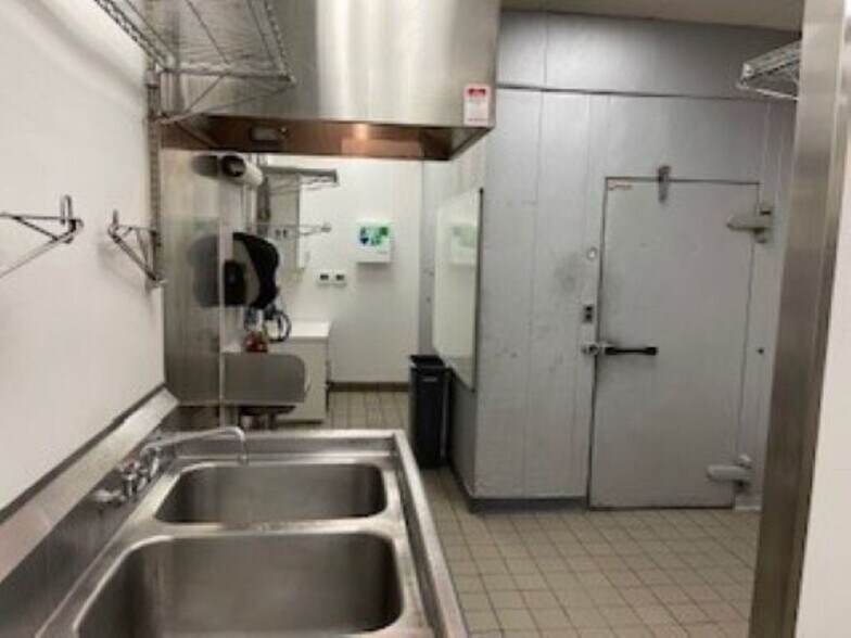 More Photos Of 2565 Sycamore Rd, Dekalb General Retail For Lease