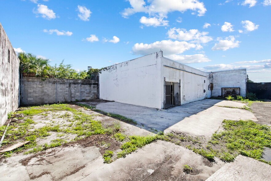 More Photos Of 709 NW 8th Ave, Fort Lauderdale Warehouse For Lease