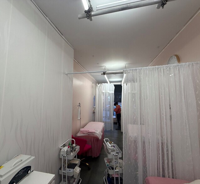 More Photos Of 151 E 103rd St, New York Apartments For Lease