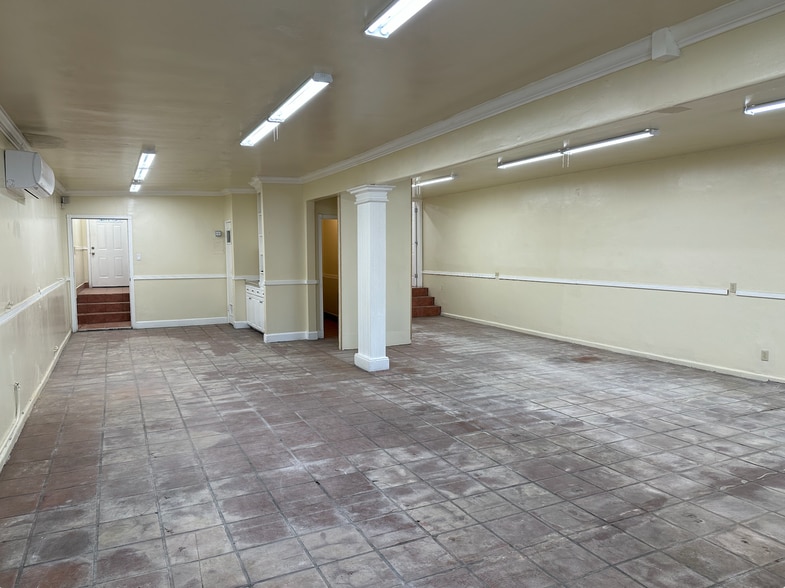 More Photos Of 13173 Van Nuys Blvd, Pacoima Storefront Retail Office For Sale