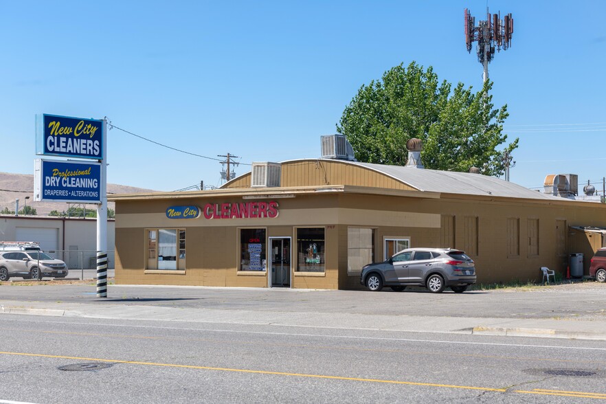 Primary Photo Of 747 Stevens Dr, Richland Freestanding For Sale