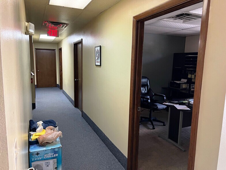 More Photos Of 5826-5830 Corporation Cir, Fort Myers Warehouse For Sale