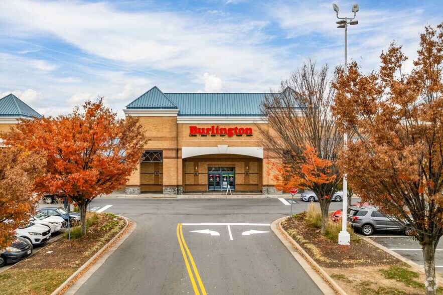 More Photos Of 47100 Community Plz, Sterling Unknown For Lease