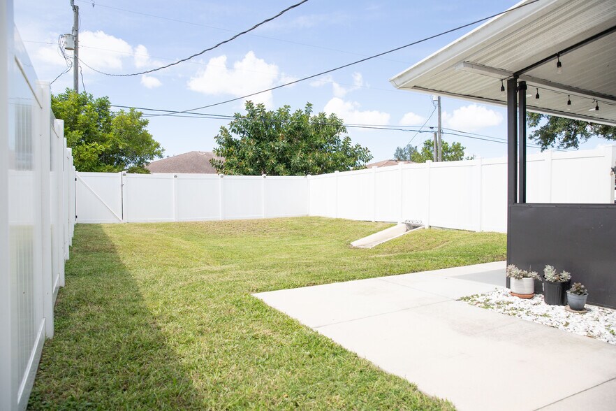 More Photos Of 2826 Santa Barbara Blvd, Cape Coral Freestanding For Sale