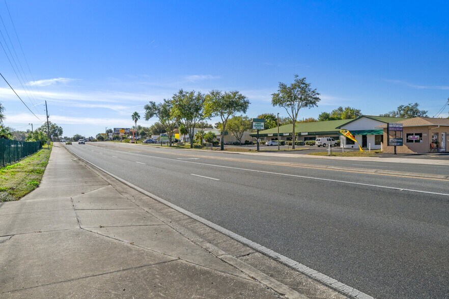 More Photos Of 1174 Plaza Pl, Inverness Industrial For Lease