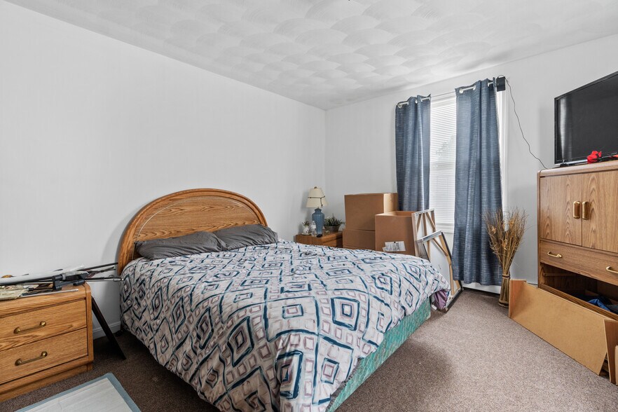 More Photos Of 635 637 Fall River Ave, Seekonk Apartments For Sale