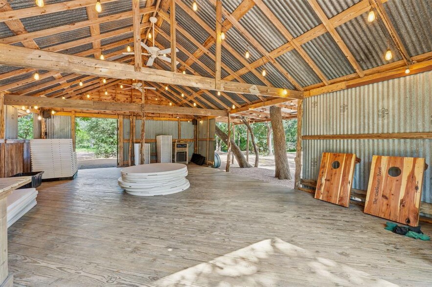 More Photos Of 1770 N Elder Hill Rd, Driftwood Specialty For Sale