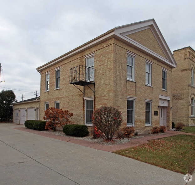 More Photos Of 1207 55th St, Kenosha Office For Lease