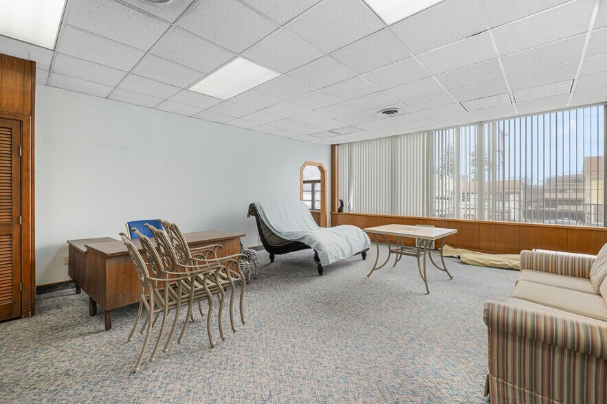 More Photos Of 585 Warren Ave, East Providence Storefront Retail Office For Sale