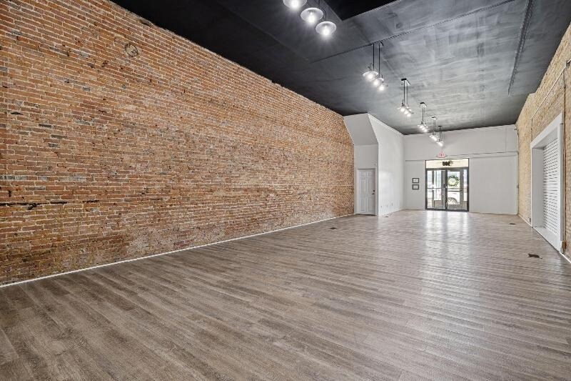 More Photos Of 105 E Main St, Niles Storefront For Sale