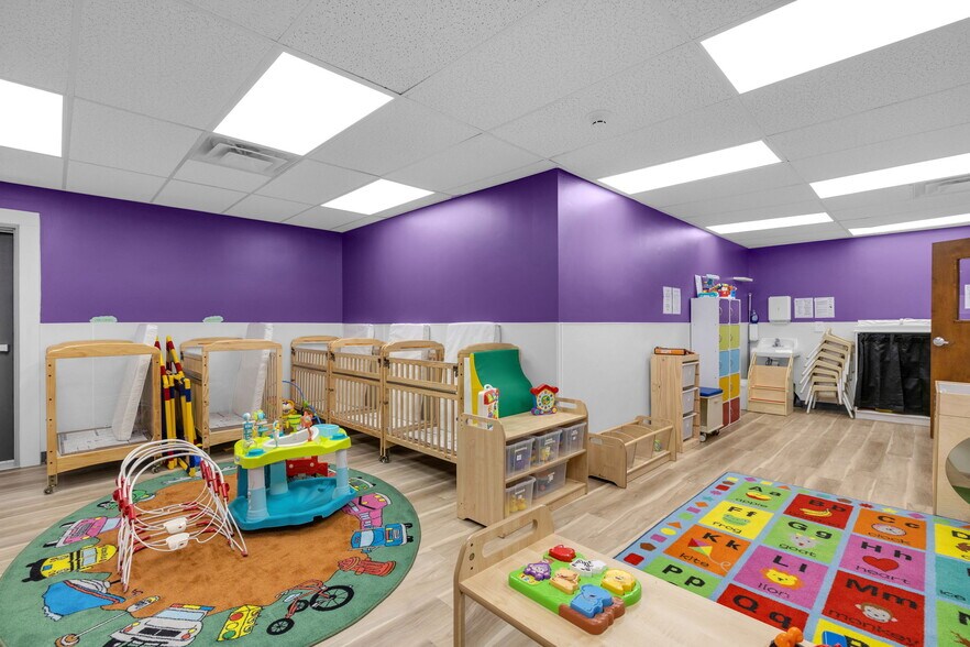 More Photos Of 10455-10499 N College Ave, Carmel Office For Sale