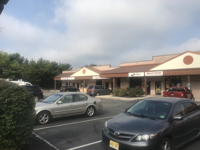 More Photos Of 8 Reading Rd, Flemington Unknown For Lease