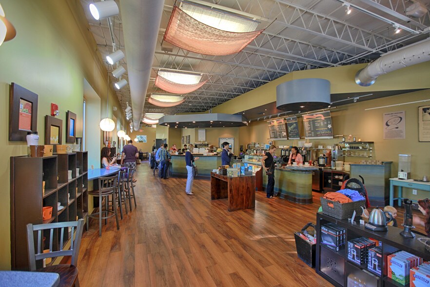 More Photos Of 431 W Ponce de Leon Ave, Decatur Storefront Retail Office For Lease