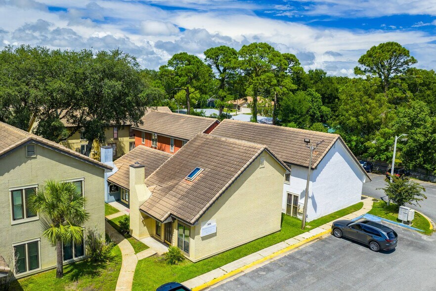 Primary Photo Of 151 Mary Esther Blvd, Mary Esther Office For Lease