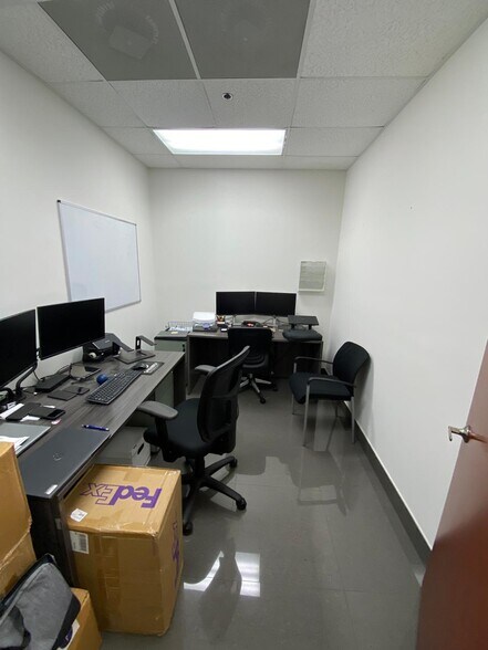 More Photos Of 10508 N Kendall Dr, Miami General Retail For Lease