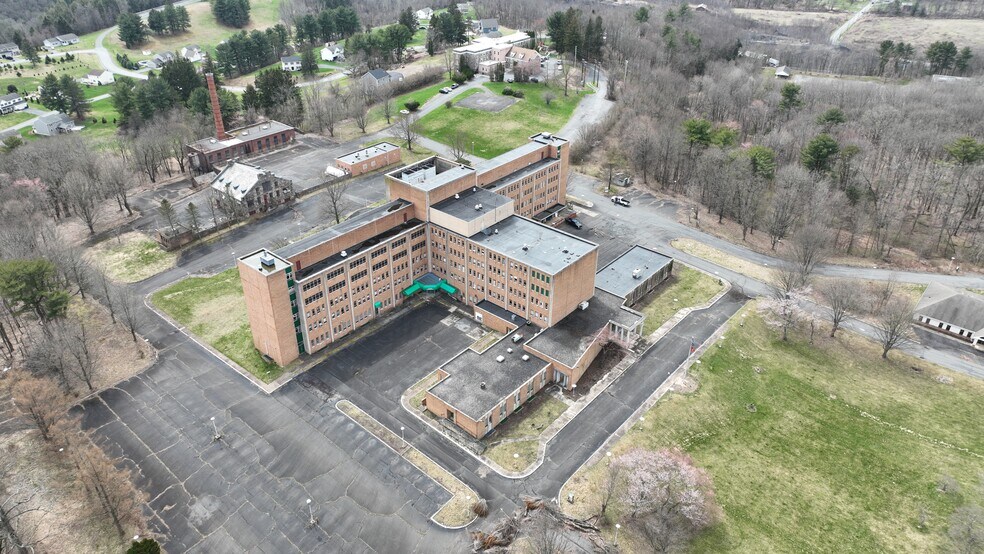 More Photos Of 101 Broad St, Ashland Hospital For Sale