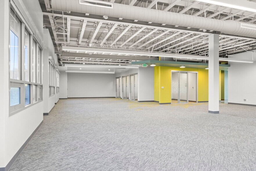 More Photos Of 6398 Cindy Ln, Carpinteria Office For Sale