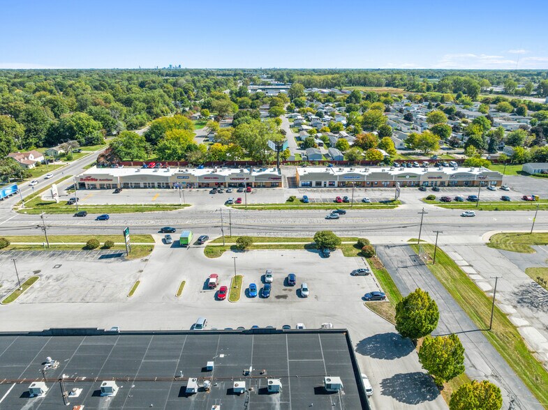 More Photos Of 503-559 S Reynolds Rd, Toledo Freestanding For Sale