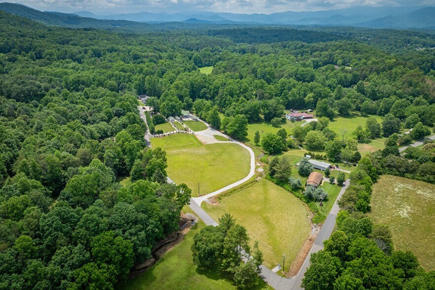 More Photos Of 200 Little Acres Dr, Marion Specialty For Sale