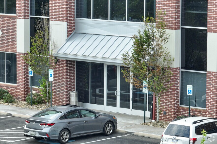More Photos Of 7000 Brooktree Rd, Wexford Office Residential For Lease