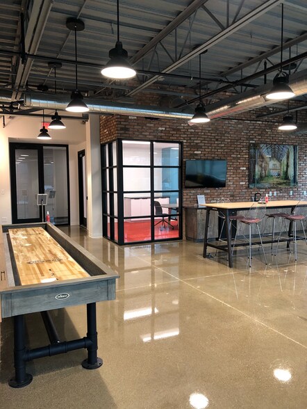 More Photos Of 8470 Allison Pointe Blvd, Indianapolis Office For Lease