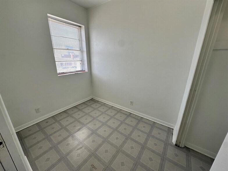 More Photos Of 24-26 S Galena Ave, Freeport Apartments For Sale