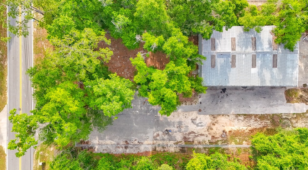 More Photos Of 4863 Gum Rd, Tallahassee Warehouse For Lease