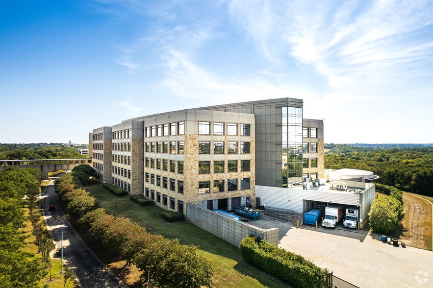 More Photos Of 3120 Sabre Dr, Southlake Office For Lease