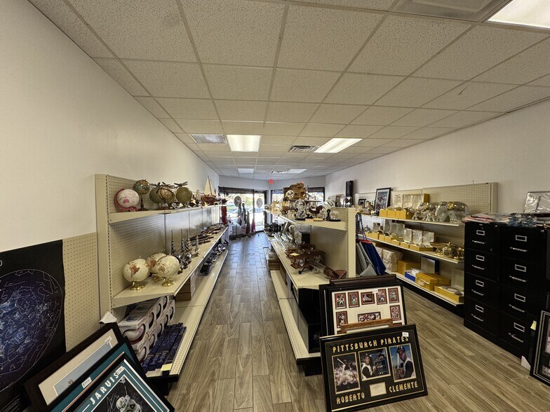 More Photos Of 9866 W Sample Rd, Coral Springs Storefront Retail Office For Lease