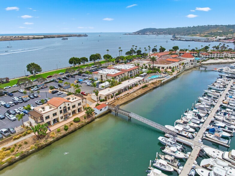 More Photos Of 1551 Shelter Island Dr, San Diego Hotel For Lease