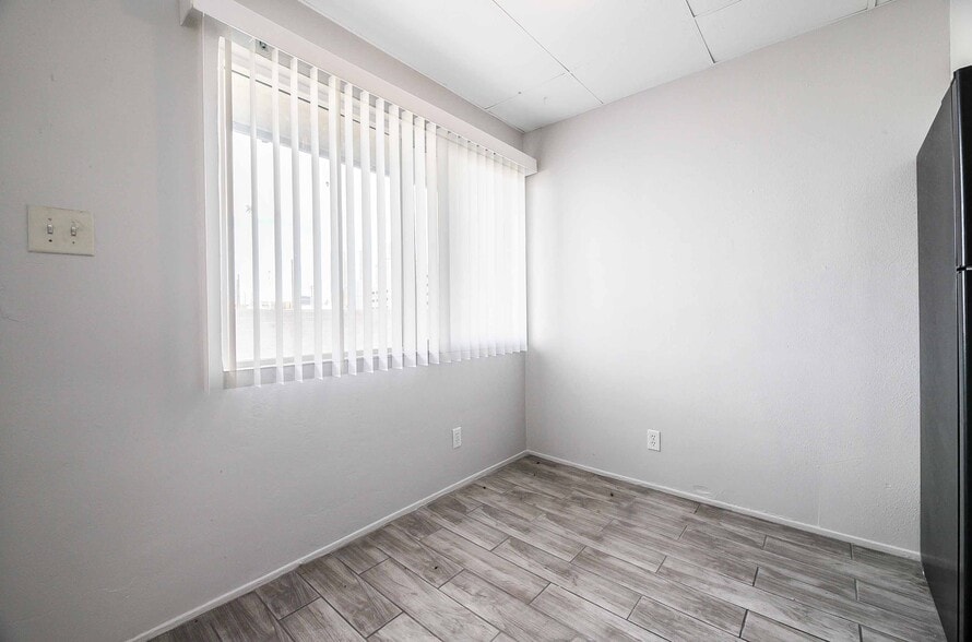 More Photos Of 239 W Cleveland Ave, Las Vegas Apartments For Sale